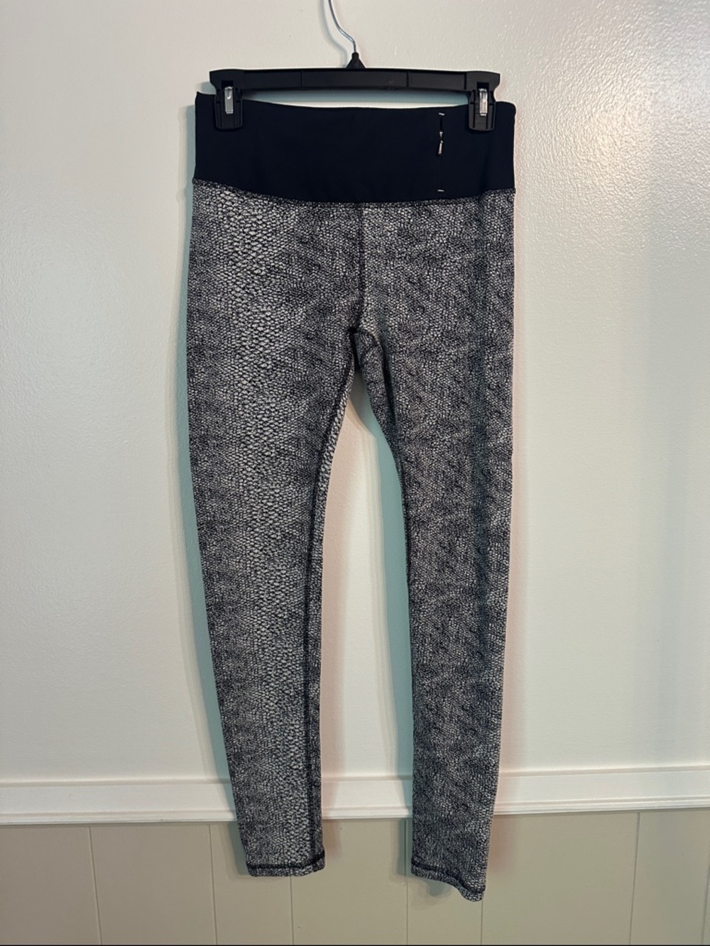 CALIA by Carrie Underwood Black Leggings - Speckled Black Size S